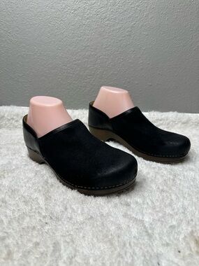 Dansko Brenna Black Burnished Suede Clogs Mules Like new!! Size 39 EU / 8.5-9 US